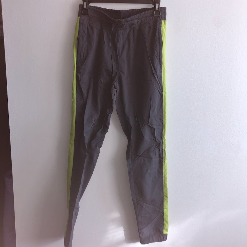 FABLETICS✨Light Grey Joggers with Bright Green Side Stripe Extra Small (XS)